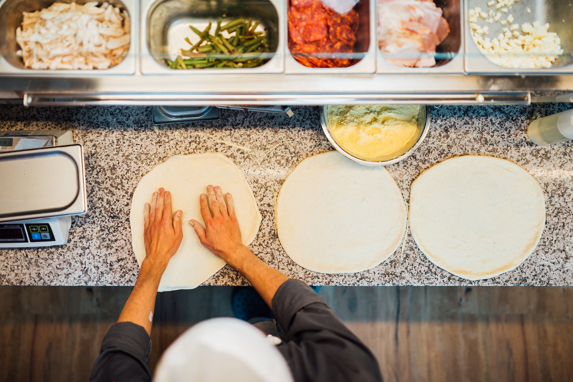 Masa rece pizza - Ghidul complet pentru alegerea celor mai bune echipamente! - Atosa Romania