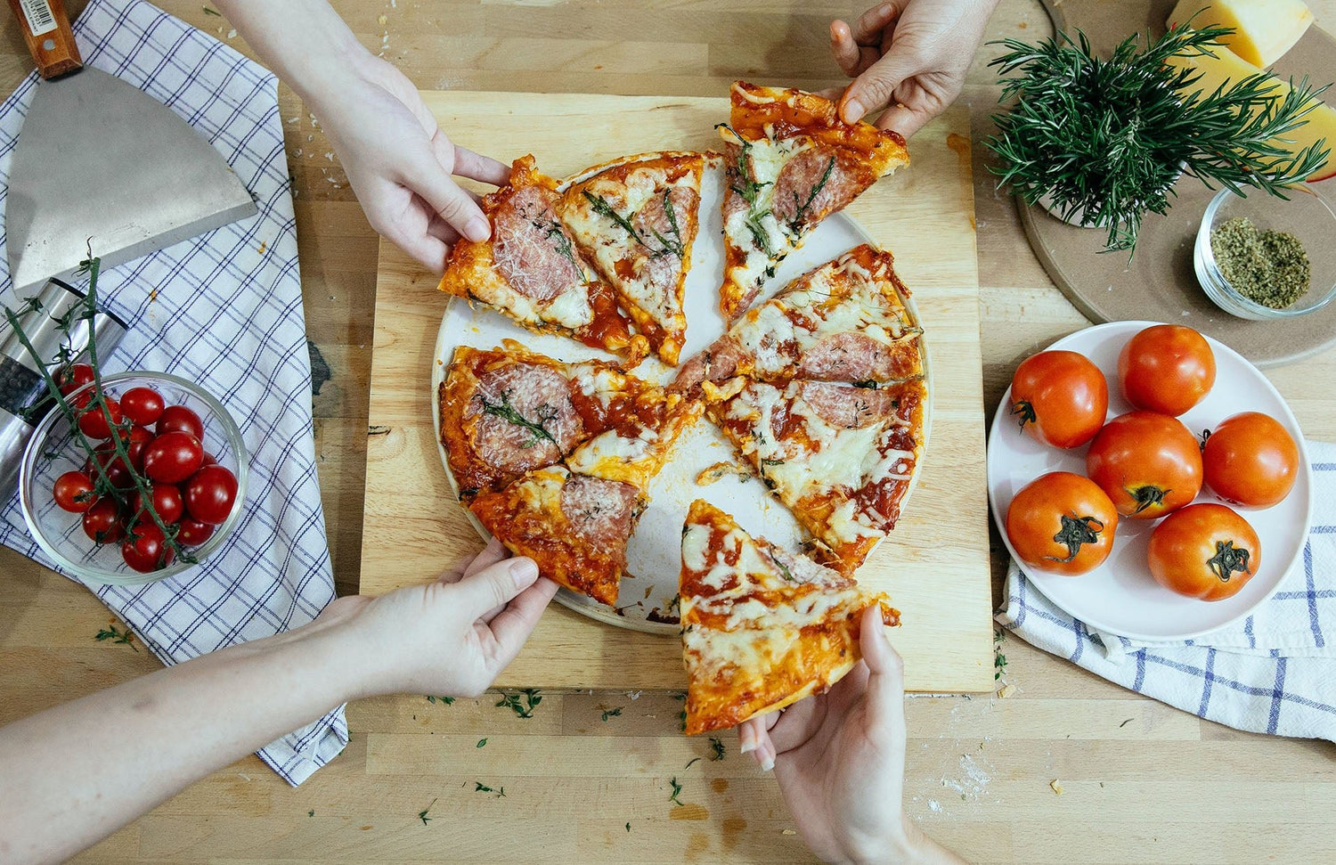 Pregătirea Aluatului de Pizza pe Masa Rece Atosa - O Experiență Culinară Inedită - Atosa Romania